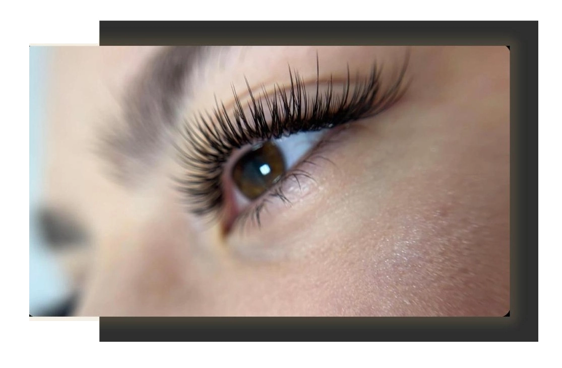 Effortless Definition with Fully Personalized Eyelash Extensions